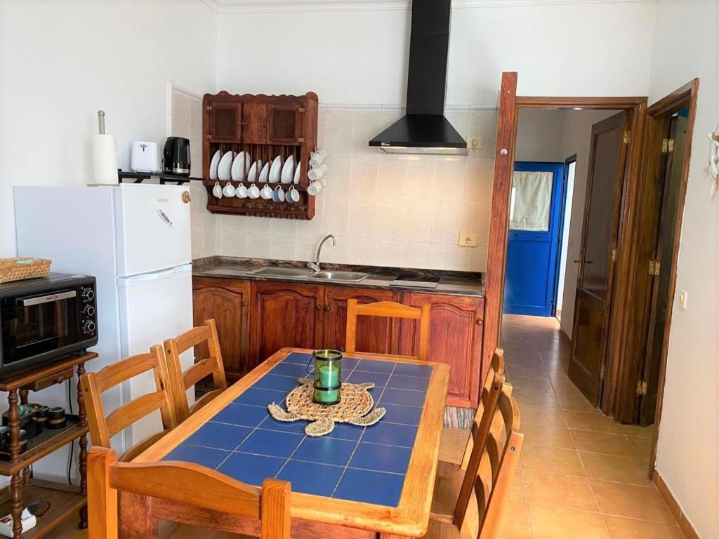 Casa Los Juanes Caleta de Sebo Εξωτερικό φωτογραφία